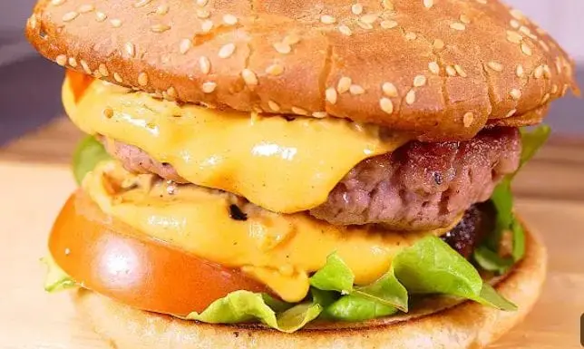 HAMBURGUESA DE DOS QUESOS