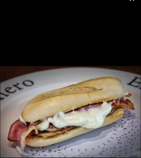 Bocadillo de baicon y queso 